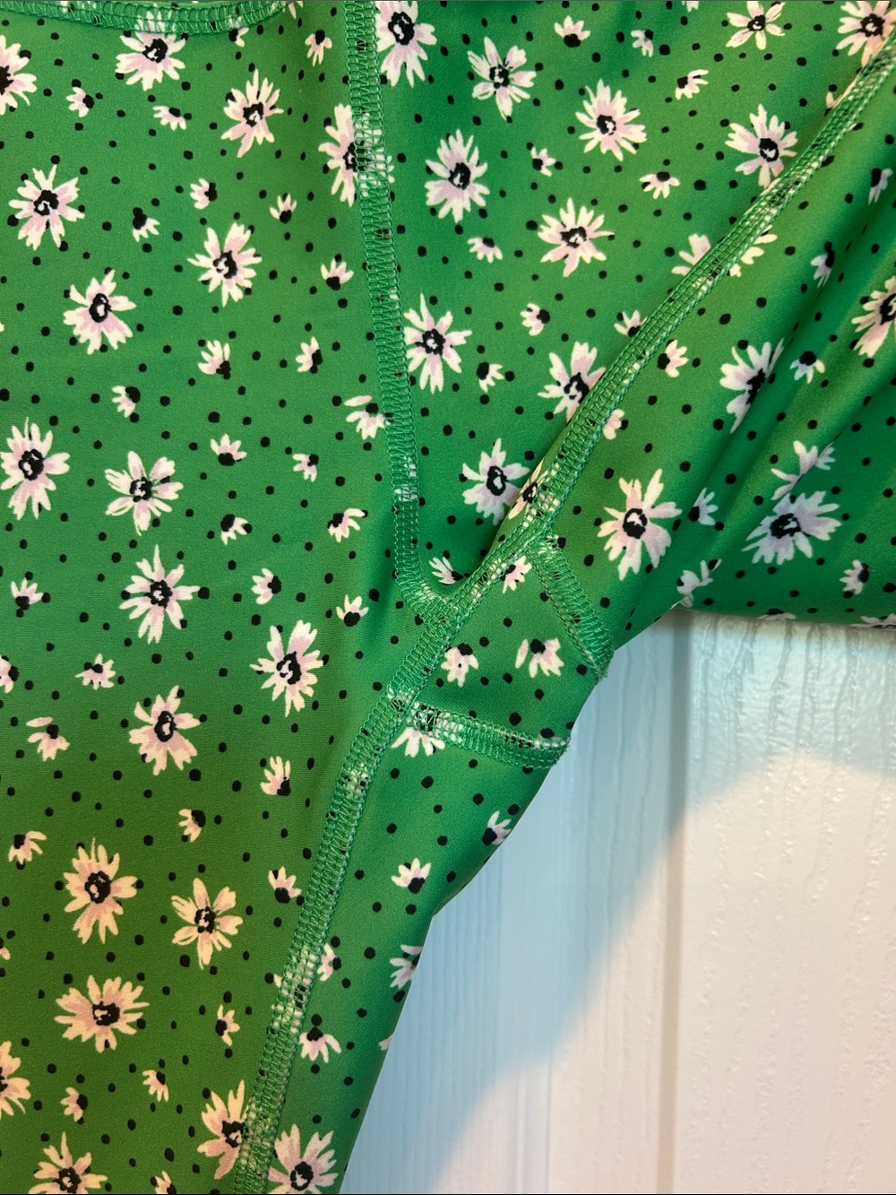 BEYOND YOGA High Waisted Midi Leggings in Honeydew Daisies - Picture 6 of 14